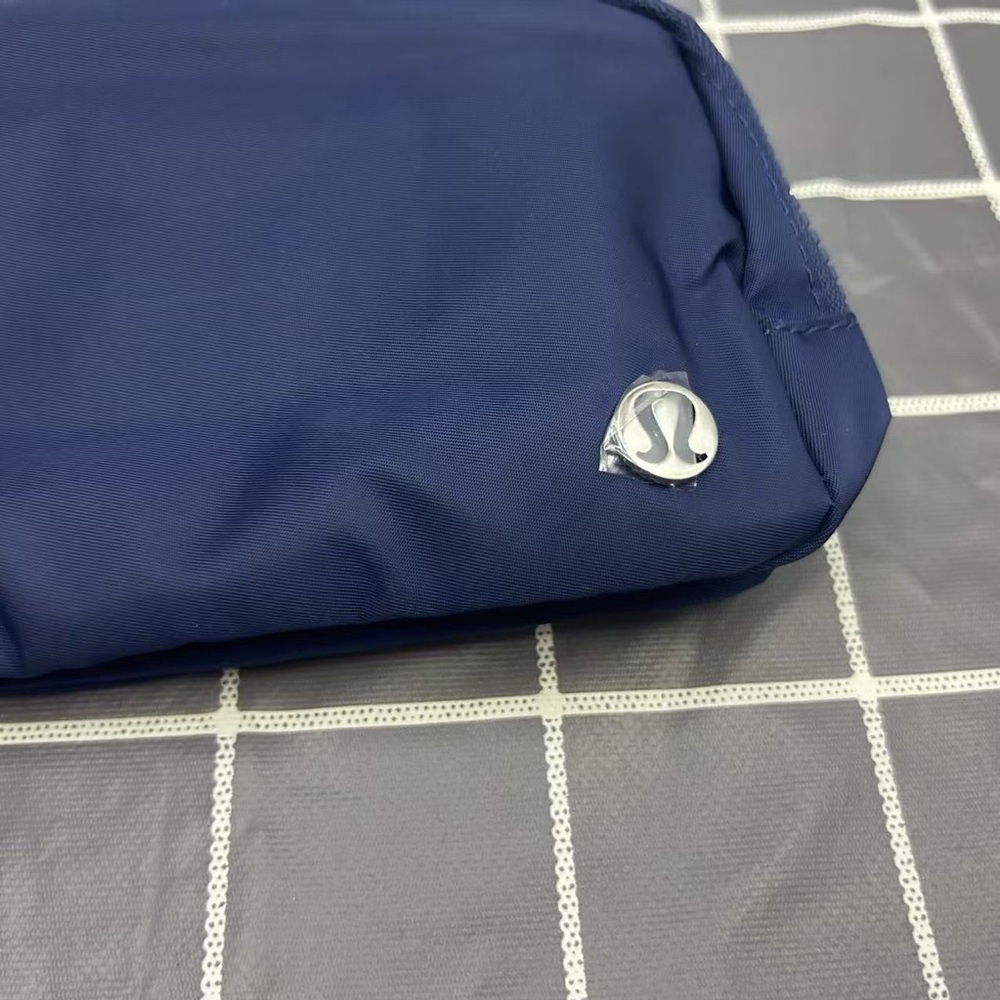 lululemon athletica Dark Blue Toiletry Bag - Picture 2 of 5